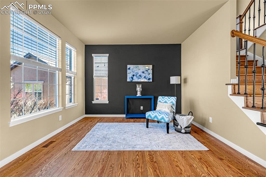 Image 8 of 48: Sitting Room