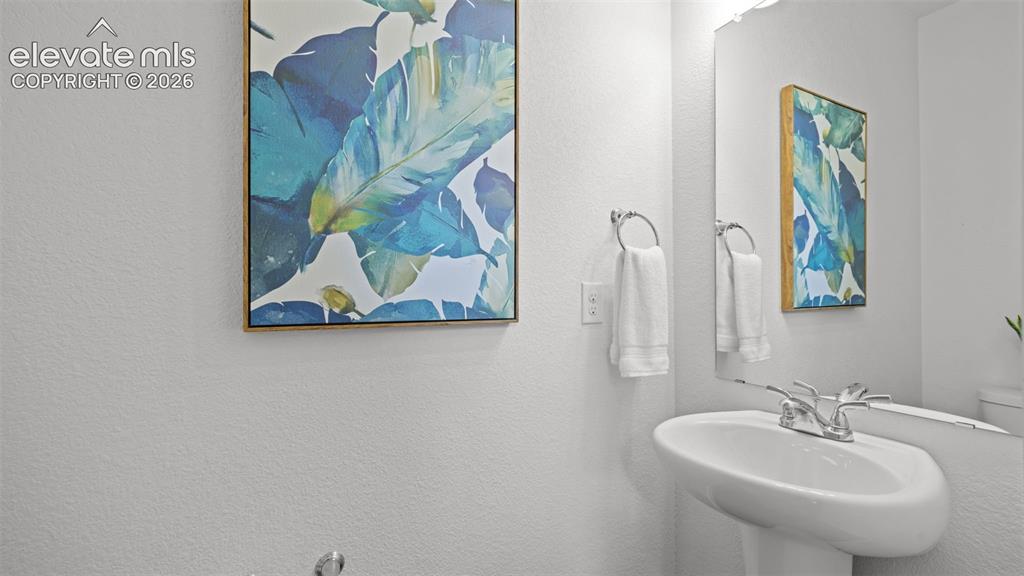 Image 10 of 39: Bathroom