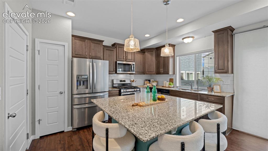 Image 14 of 39: Kitchen