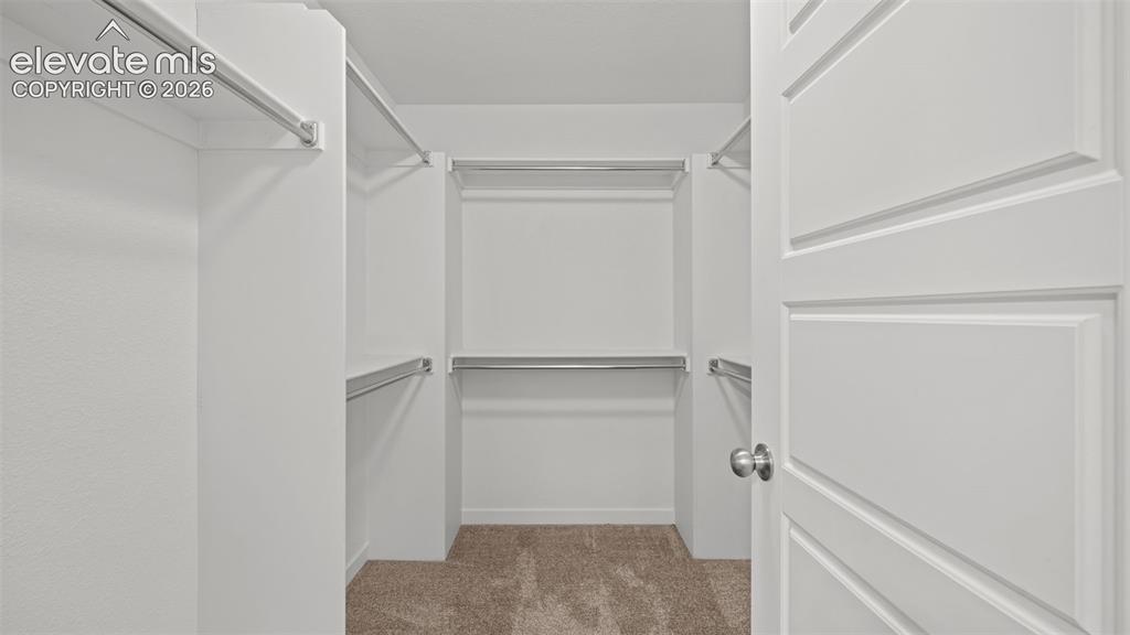 Image 23 of 39: Closet