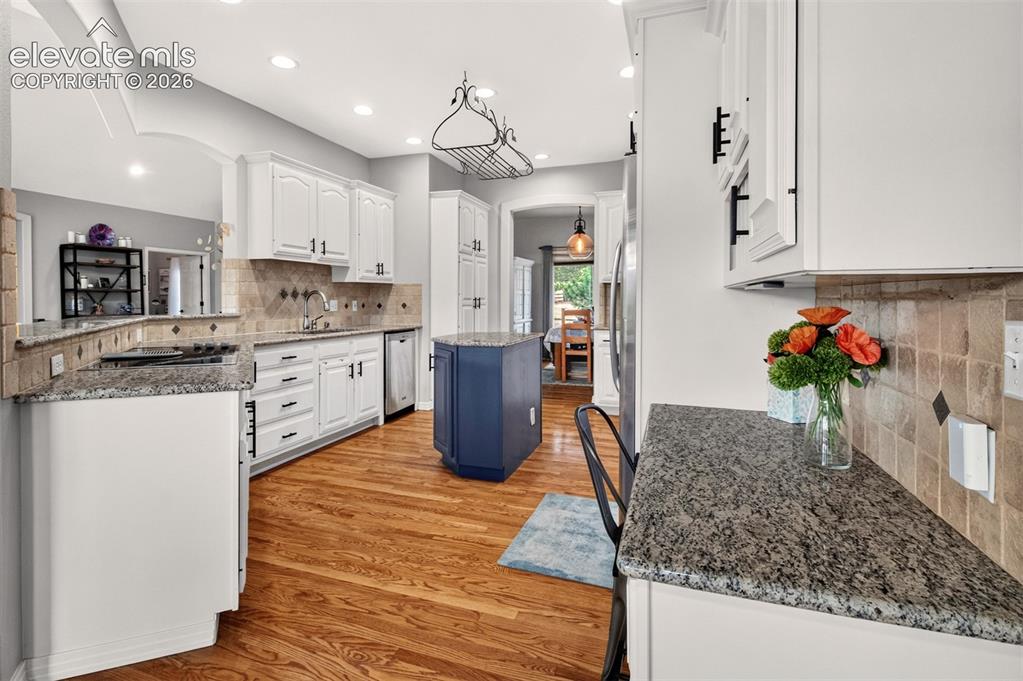 Image 11 of 43: Kitchen