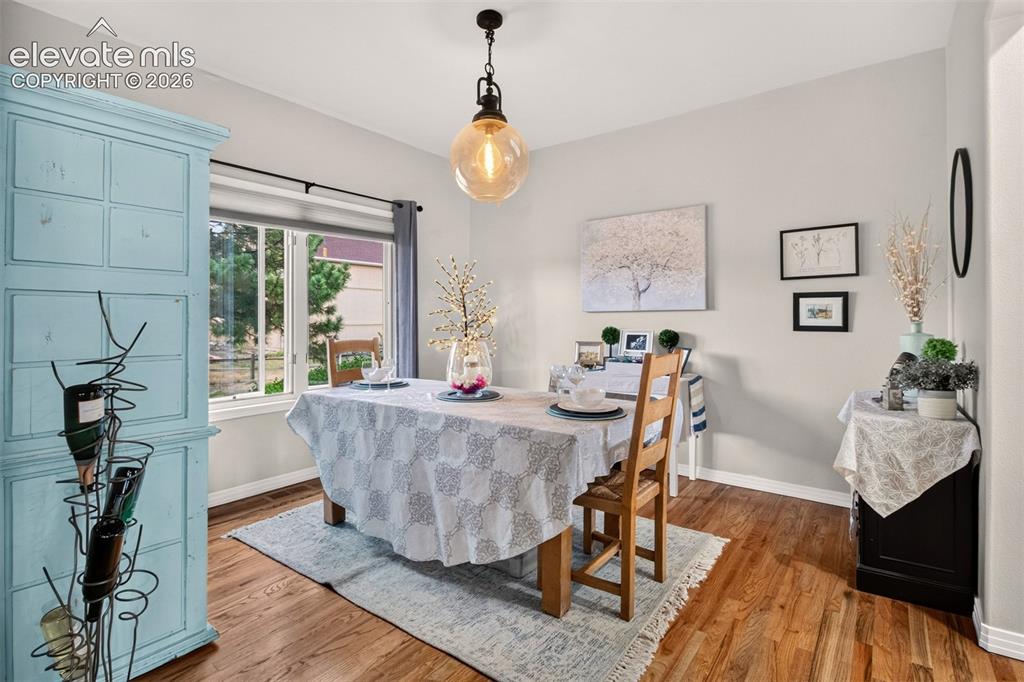Image 13 of 43: Dining Room