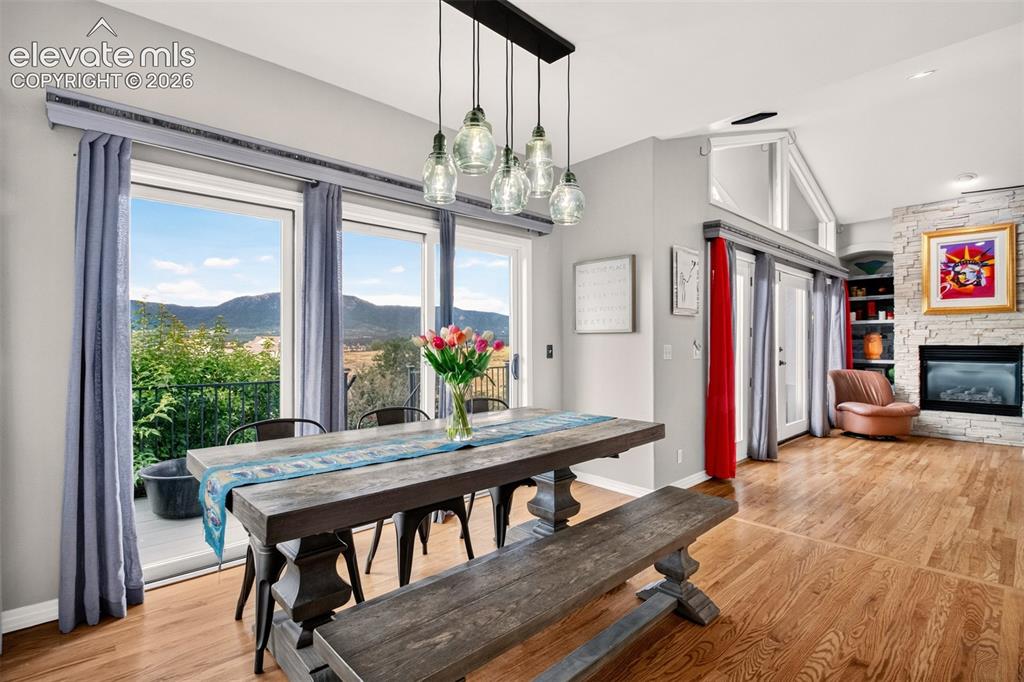Image 15 of 43: Dining Area