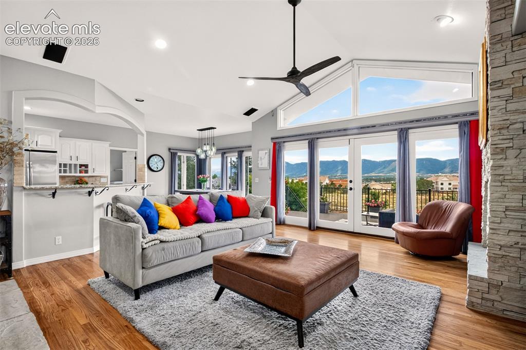 Image 7 of 43: Great Room