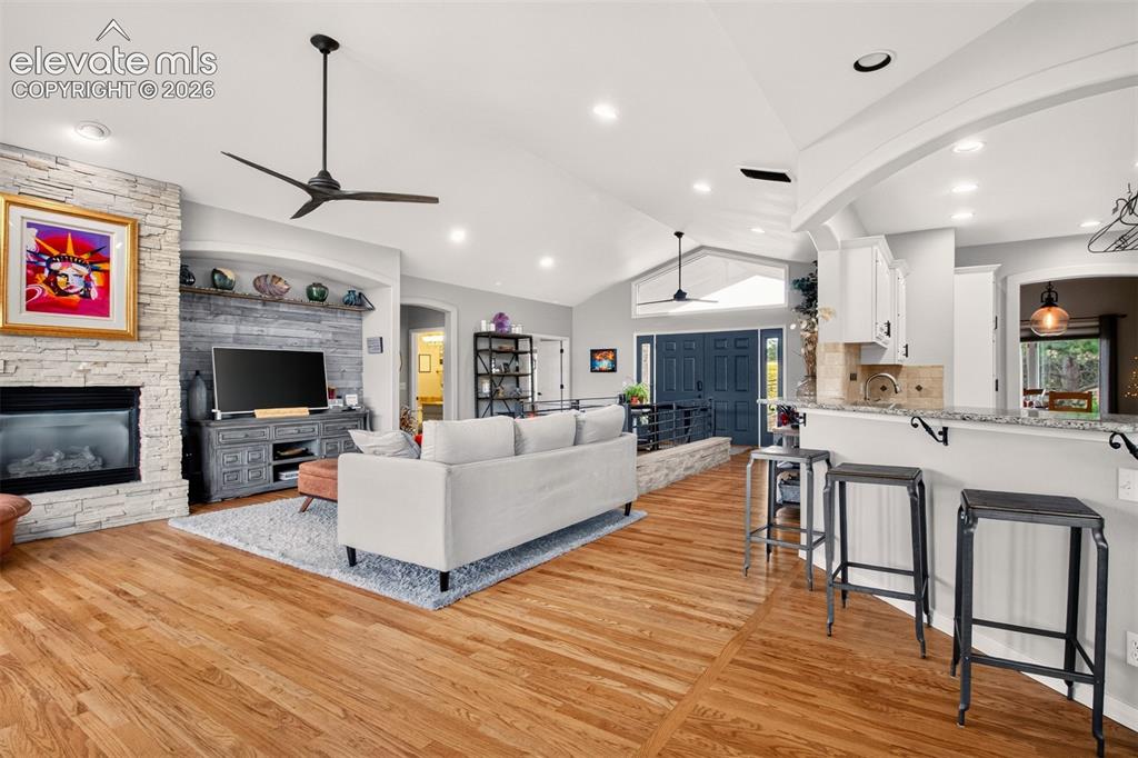 Image 8 of 43: Great Room