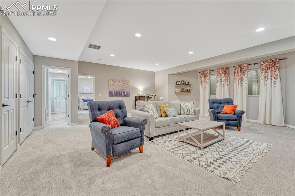 Image 28 of 50: Family Room