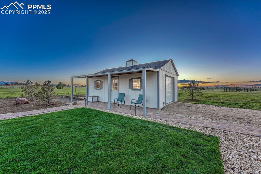 Image 42 of 50: Workshop