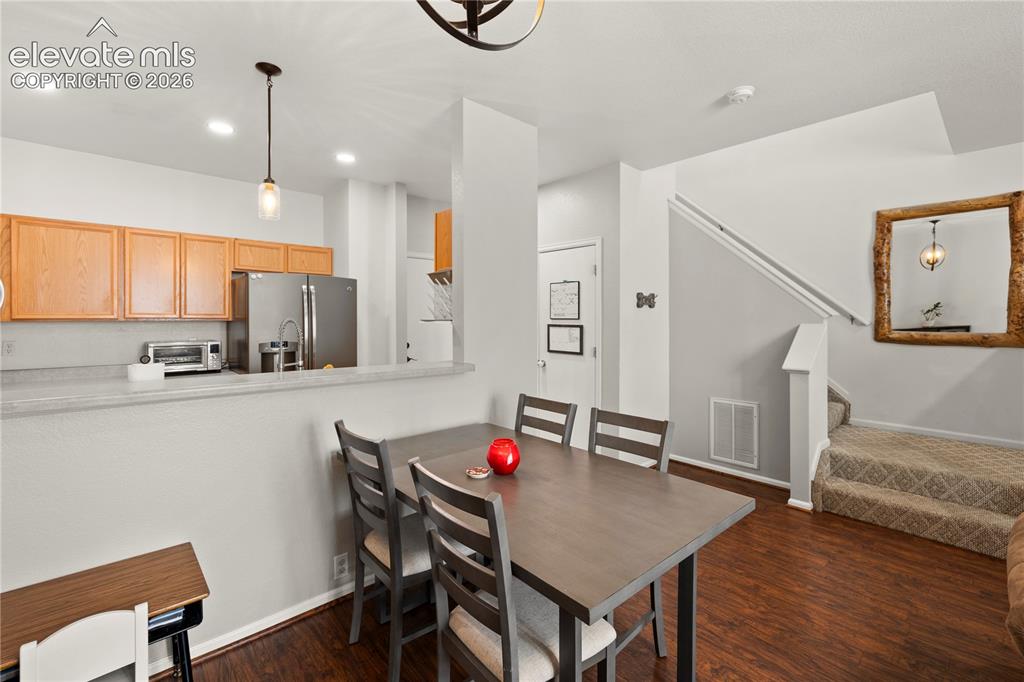 Image 10 of 42: Dining Area