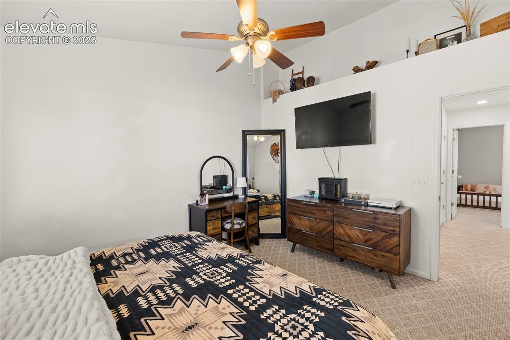 Image 18 of 42: Bedroom