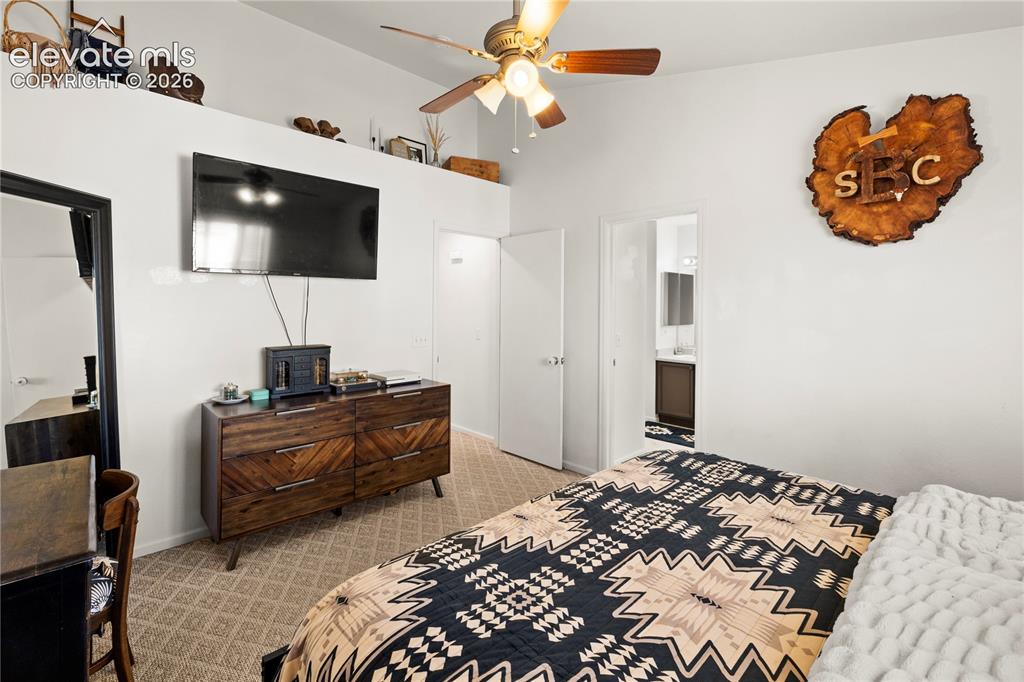 Image 19 of 42: Bedroom