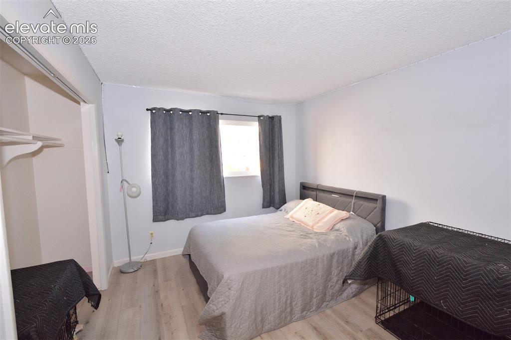 Image 15 of 24: Bedroom