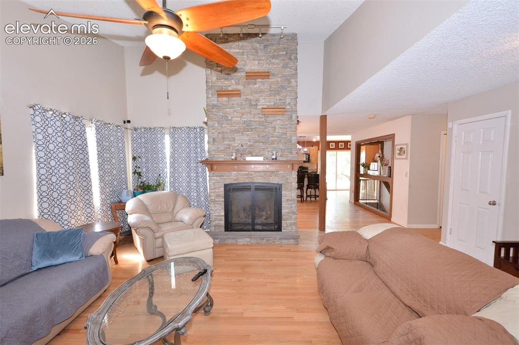 Image 5 of 24: Living Room