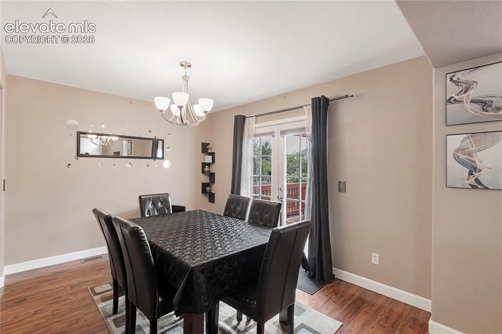 Image 11 of 39: Dining Area