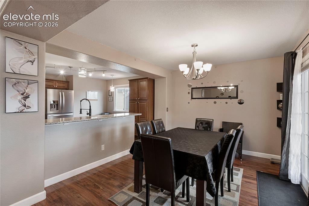 Image 12 of 39: Dining Area