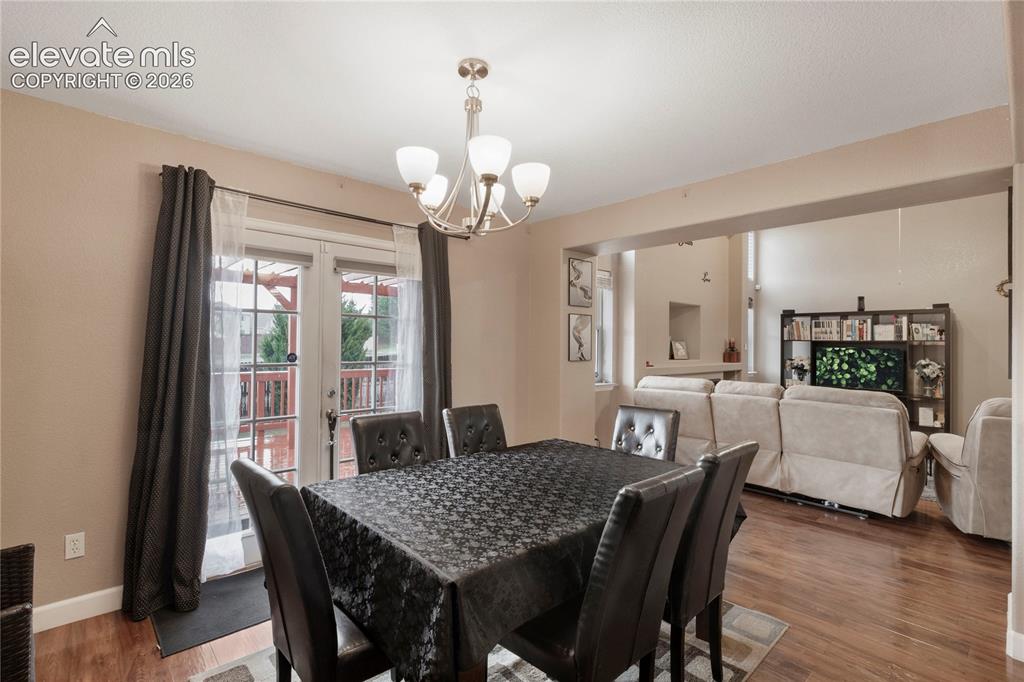 Image 13 of 39: Dining Area