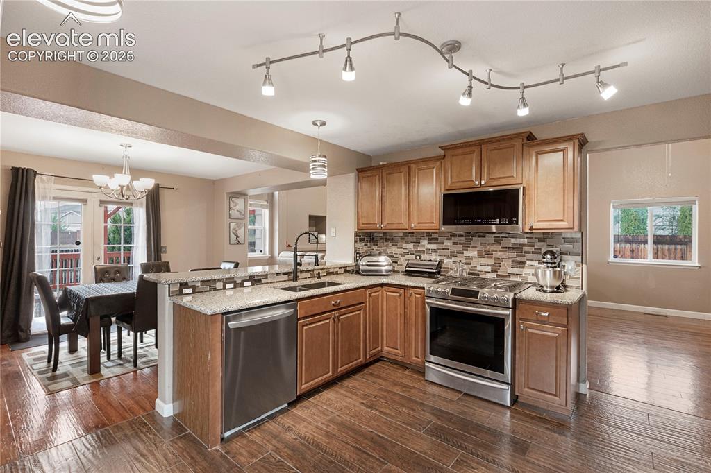 Image 7 of 39: Kitchen
