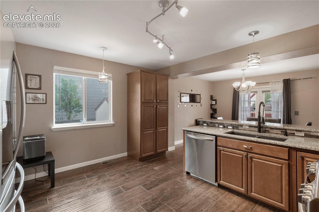 Image 8 of 39: Kitchen