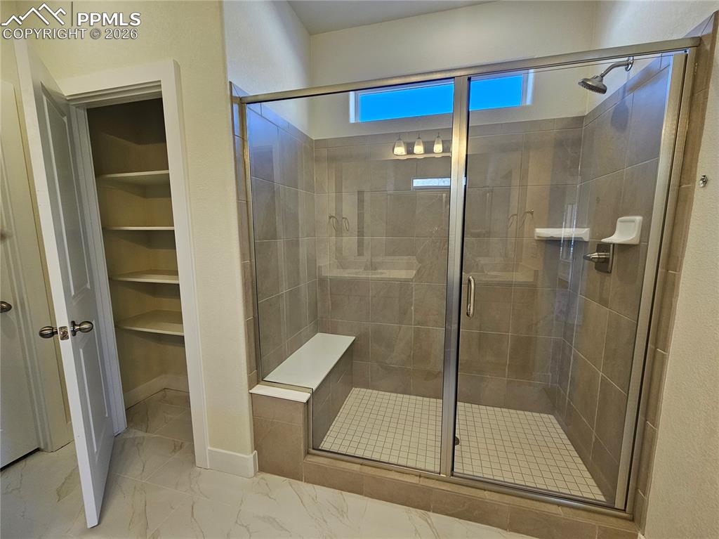 Image 15 of 25: Bathroom