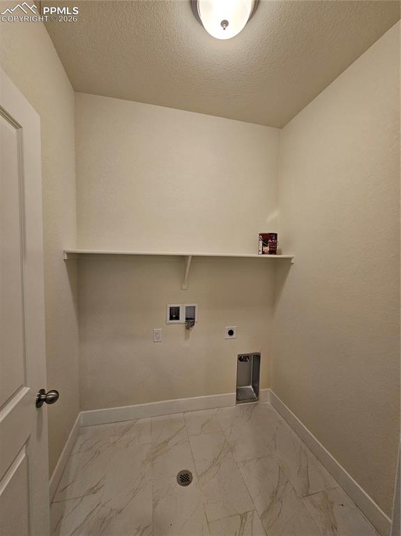 Image 24 of 25: Laundry