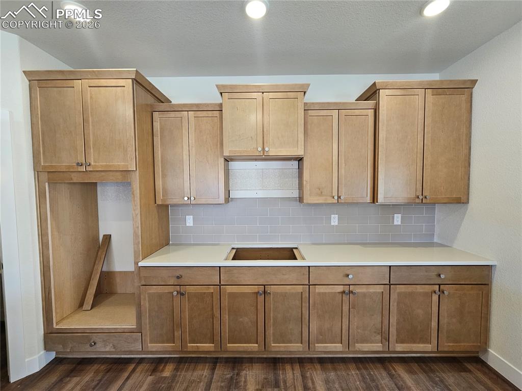 Image 6 of 25: Kitchen