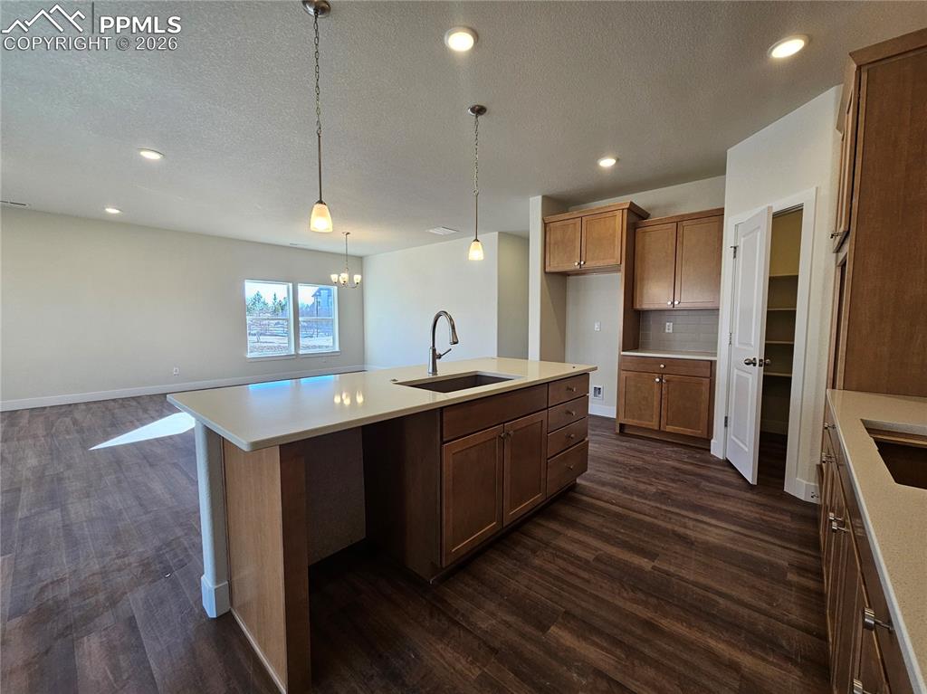 Image 9 of 25: Kitchen