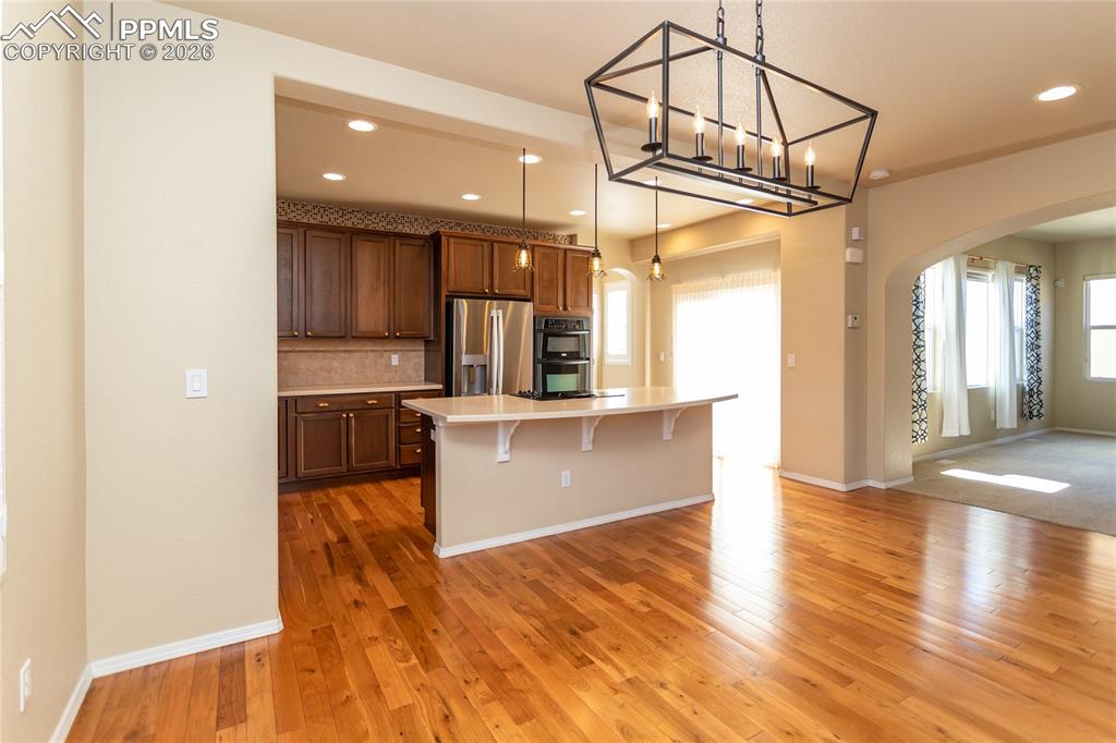 Image 10 of 50: Dining Area