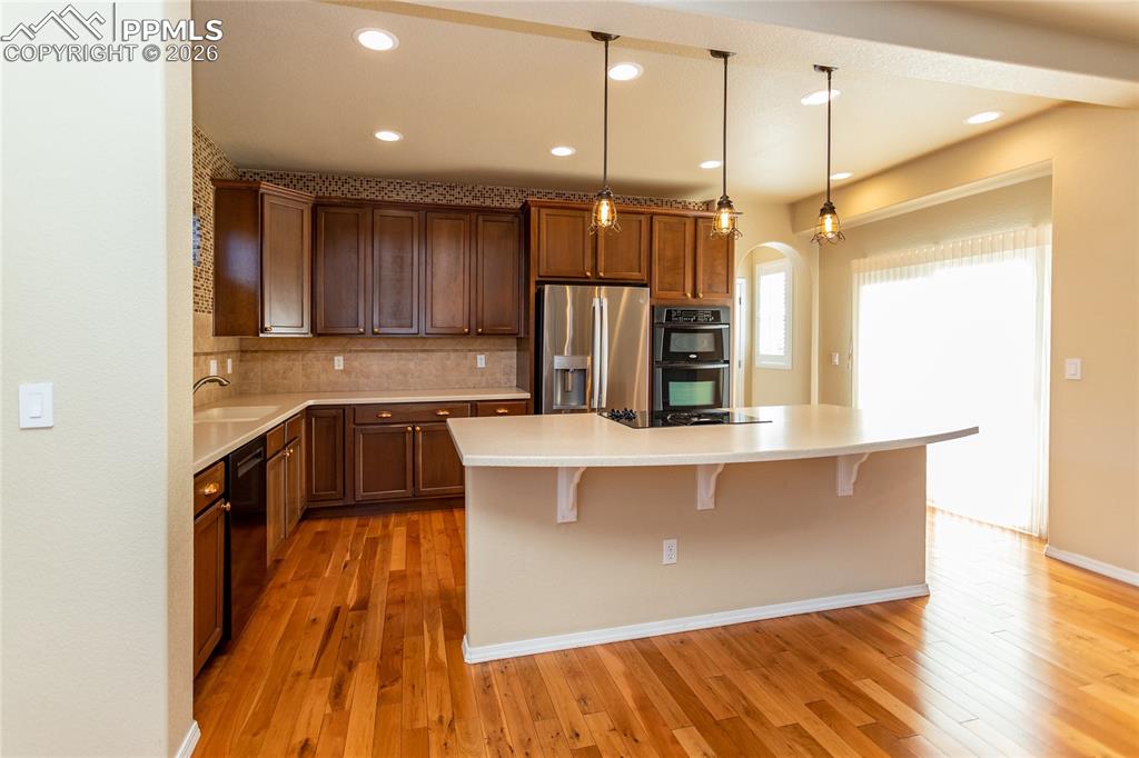 Image 11 of 50: Kitchen