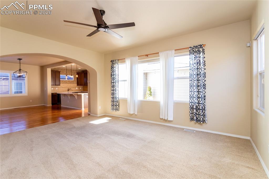 Image 19 of 50: Living Room