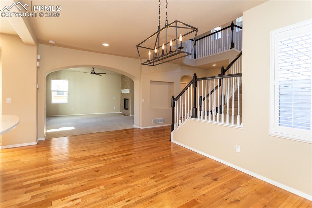 Image 4 of 50: Entry