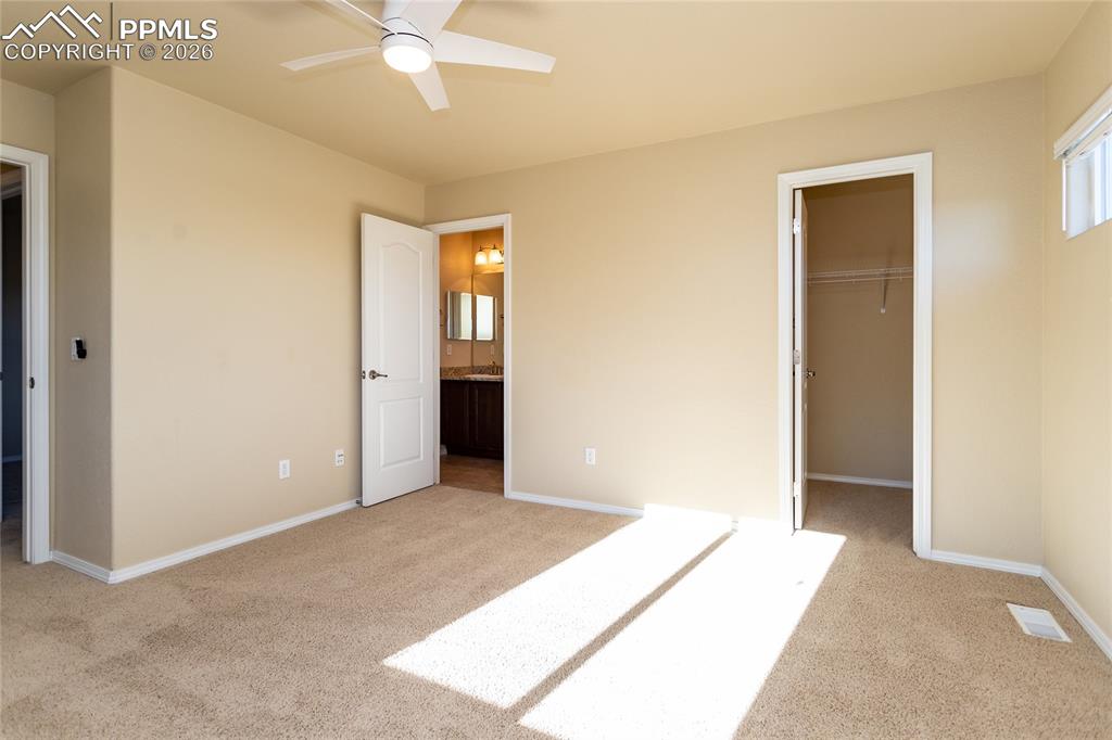 Image 42 of 50: Bedroom