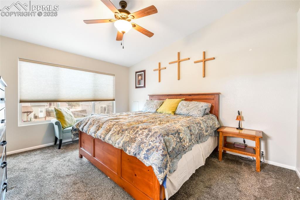 Image 11 of 50: Kitchen