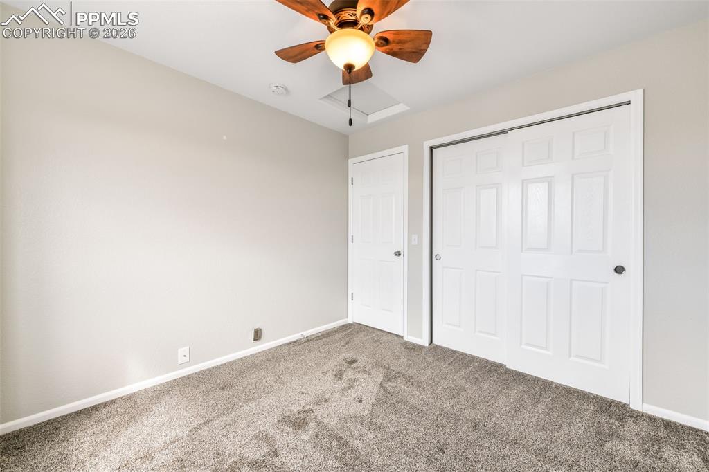 Image 17 of 50: Bedroom