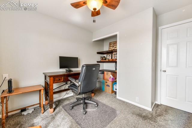 Image 19 of 50: Bathroom