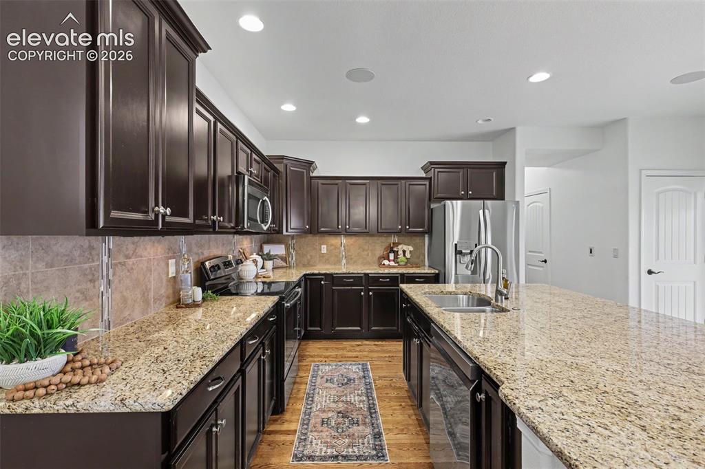 Image 6 of 36: Kitchen