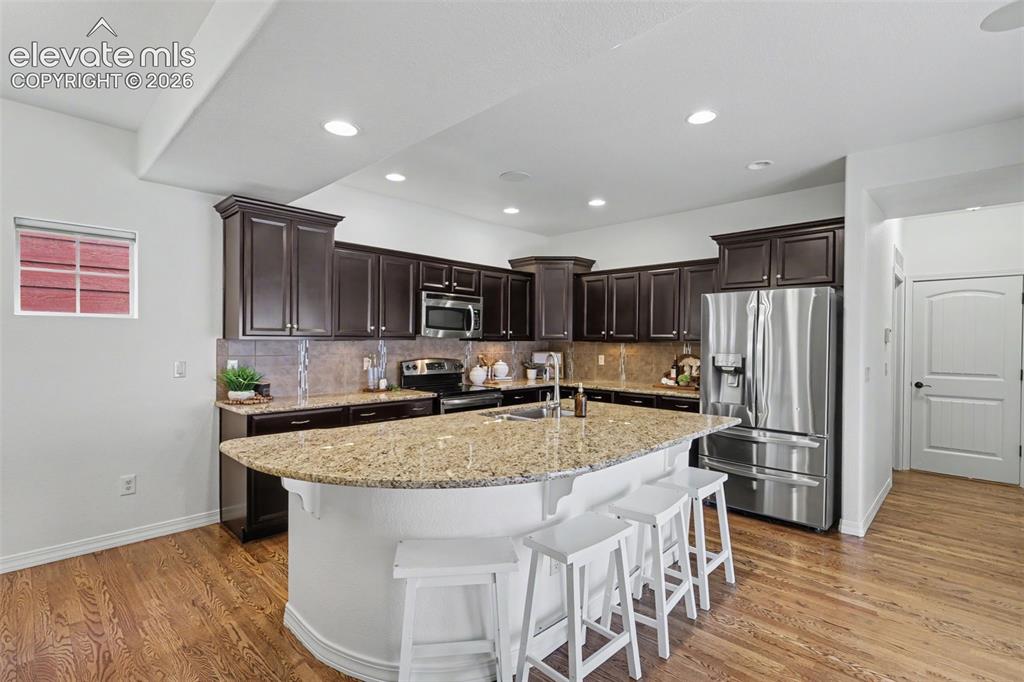 Image 7 of 36: Kitchen