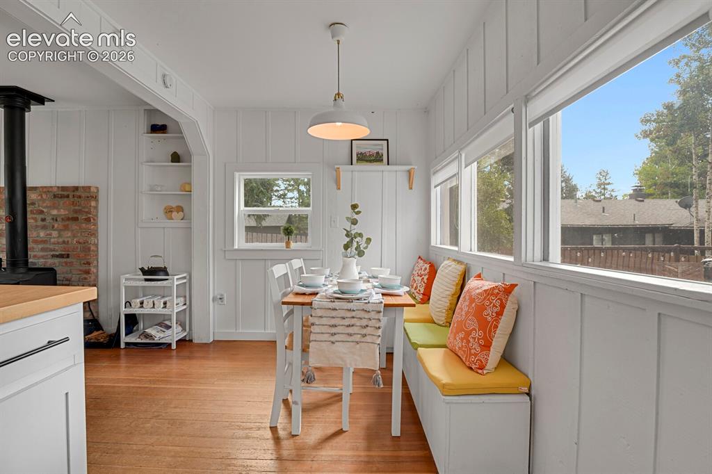 Image 13 of 43: Dining Area