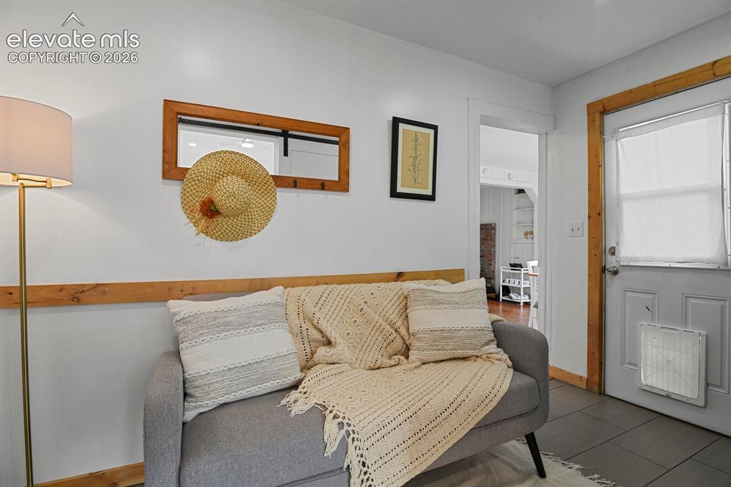 Image 29 of 43: Flex space/mudroom