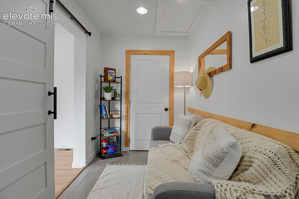 Image 31 of 43: Flex space/sitting room