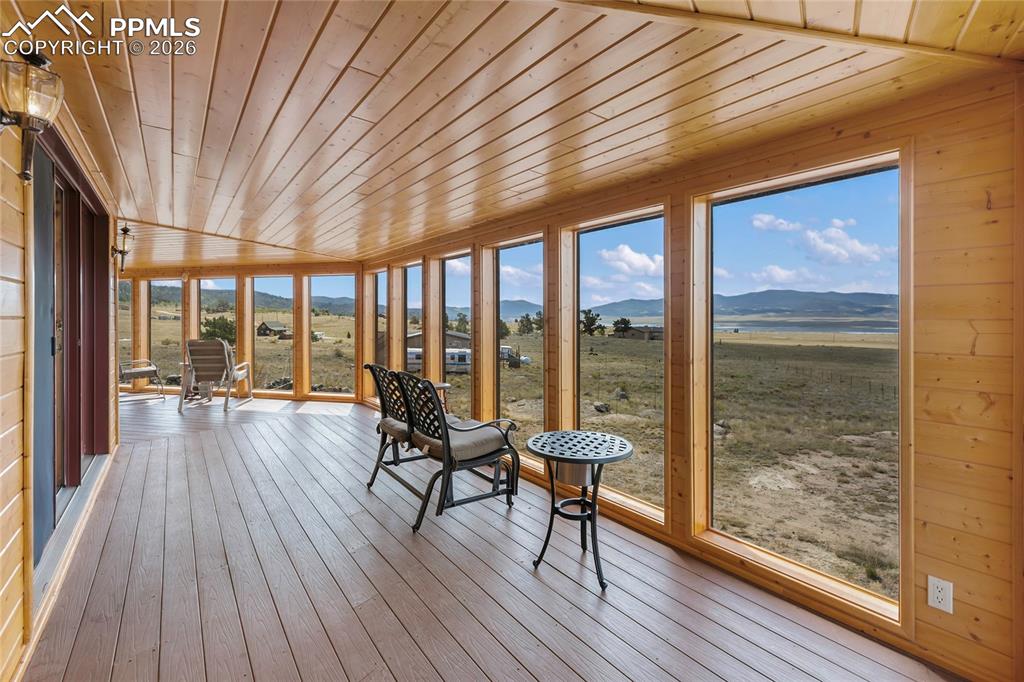 Image 14 of 50: Sun Room