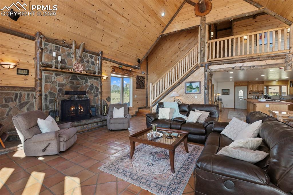 Image 15 of 50: Great Room