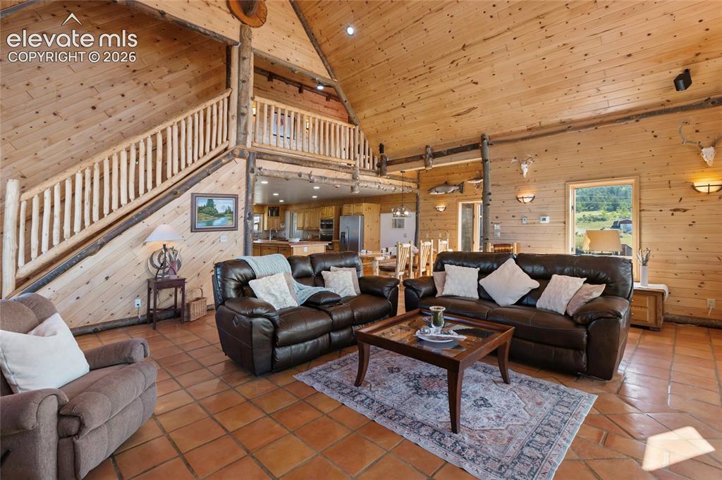 Image 16 of 50: Great Room