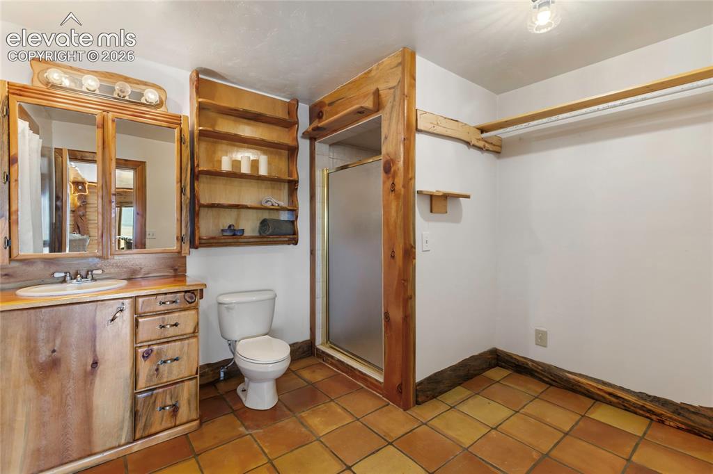 Image 47 of 50: Bathroom