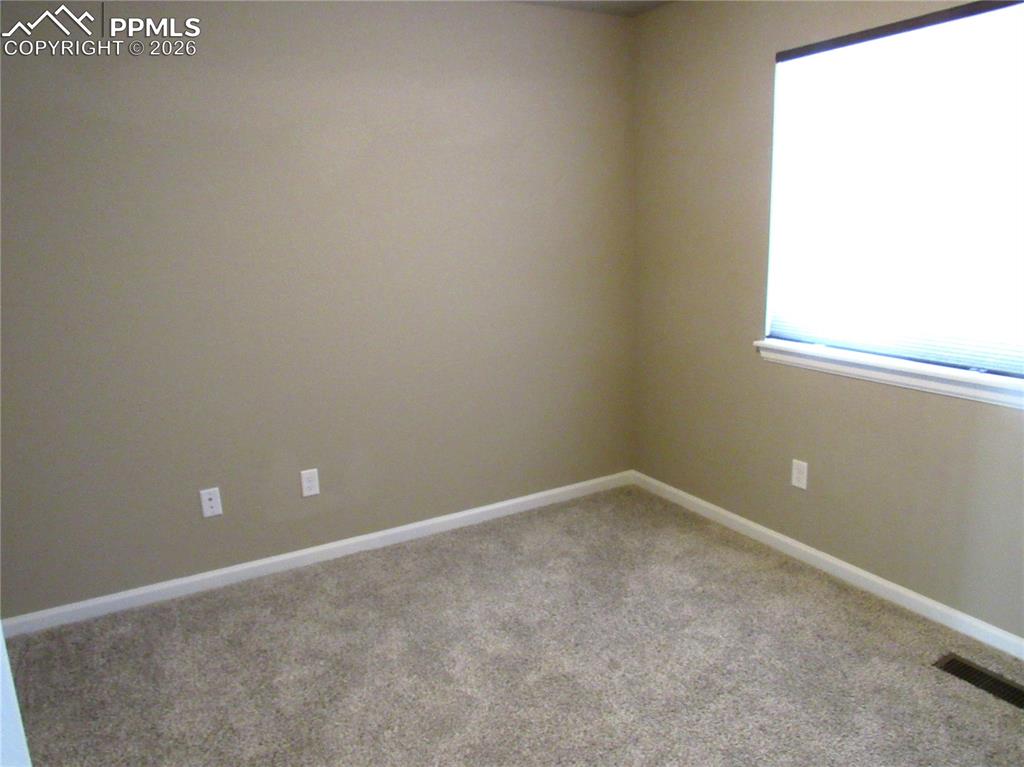 Image 19 of 25: Upper level