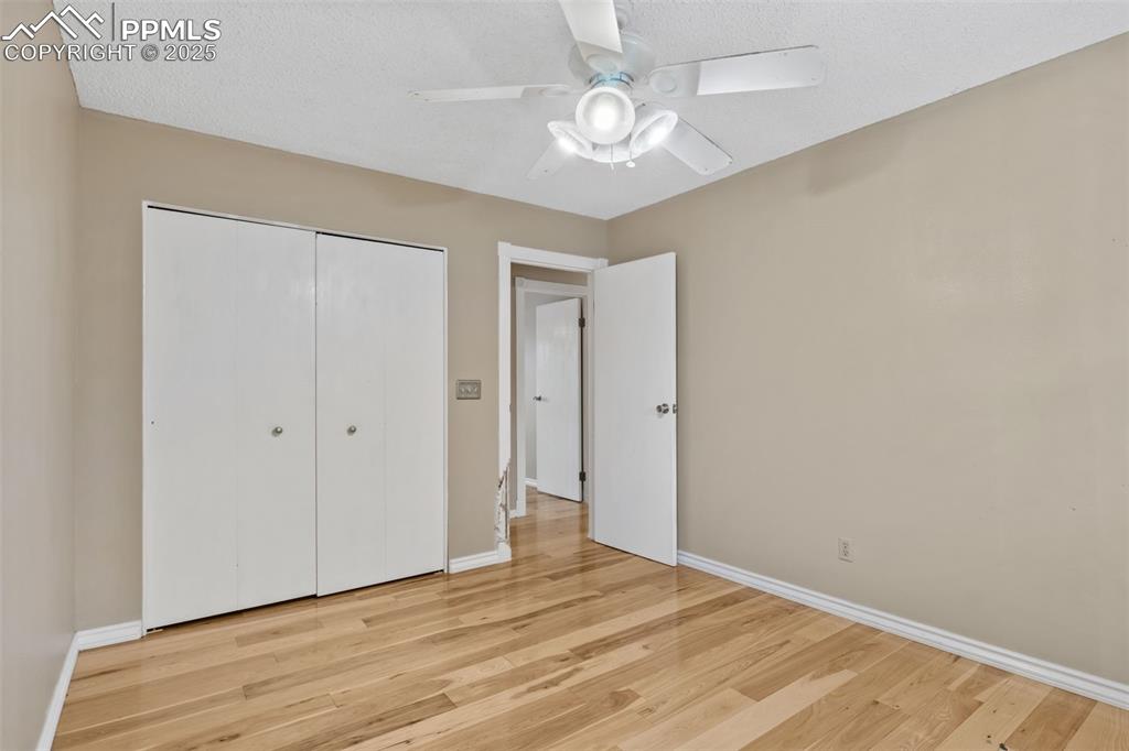 Image 21 of 34: Bedroom