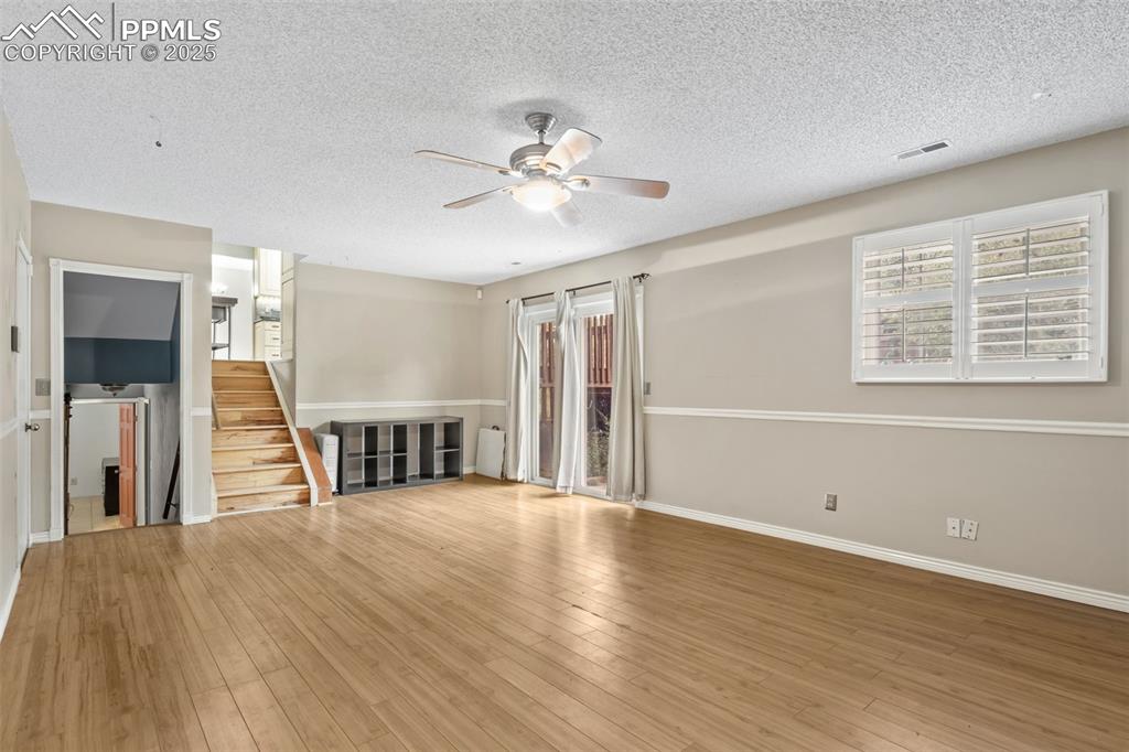 Image 23 of 34: Living Room