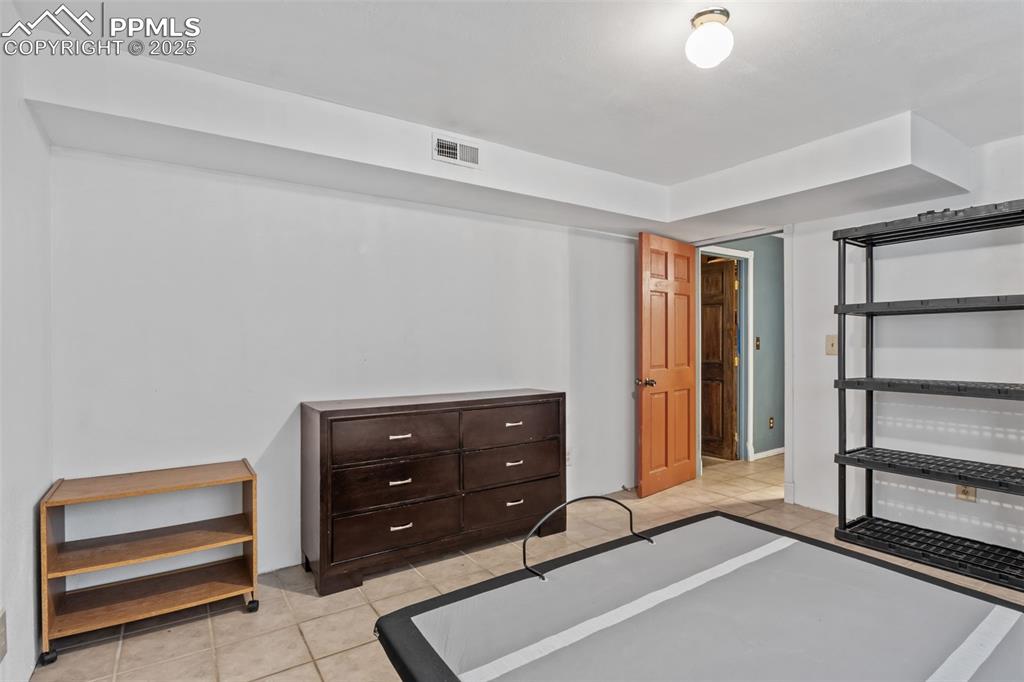 Image 26 of 34: Bedroom