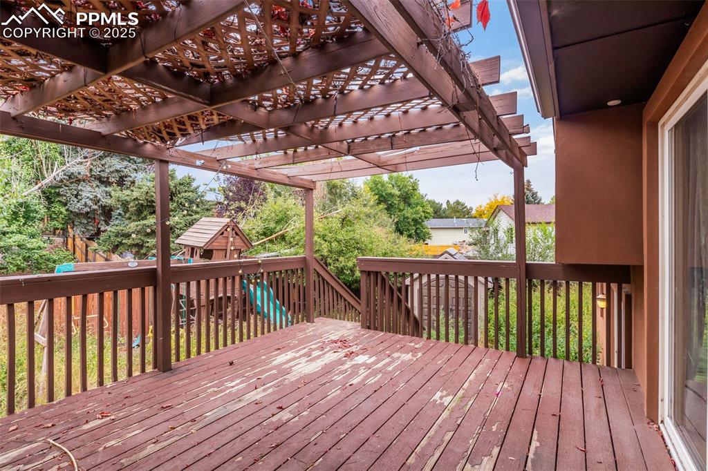 Image 30 of 34: Needs paint, but sturdy!