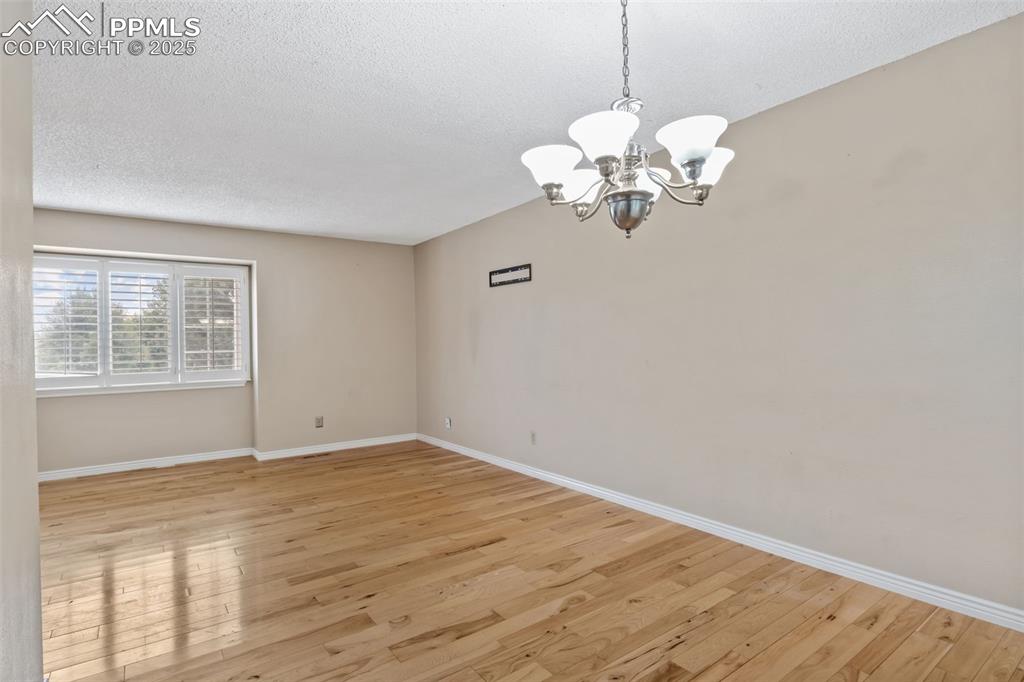 Image 8 of 34: Wood floors that glisten