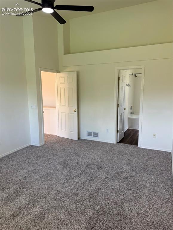 Image 9 of 15: Bathroom