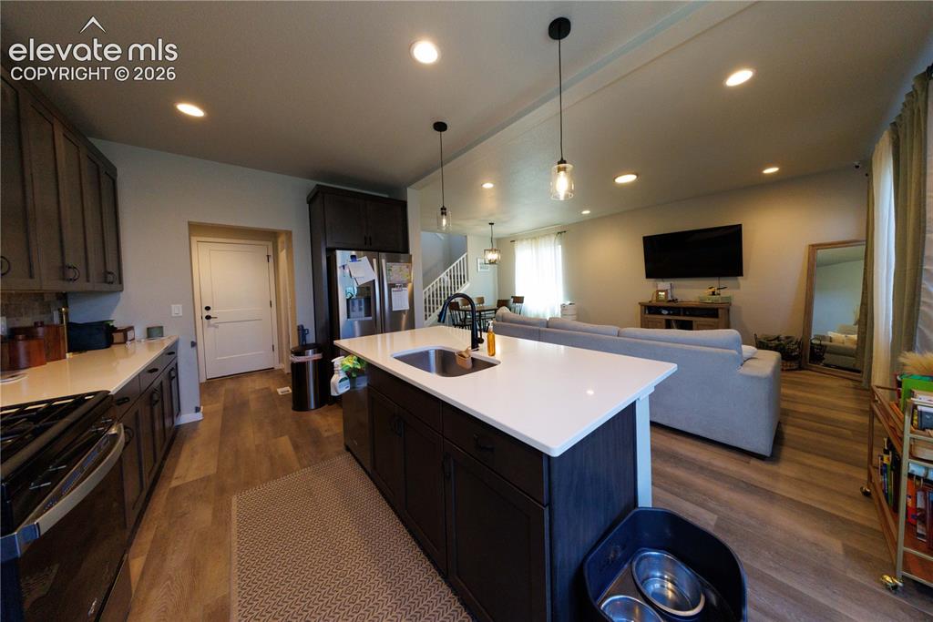 Image 10 of 27: Kitchen